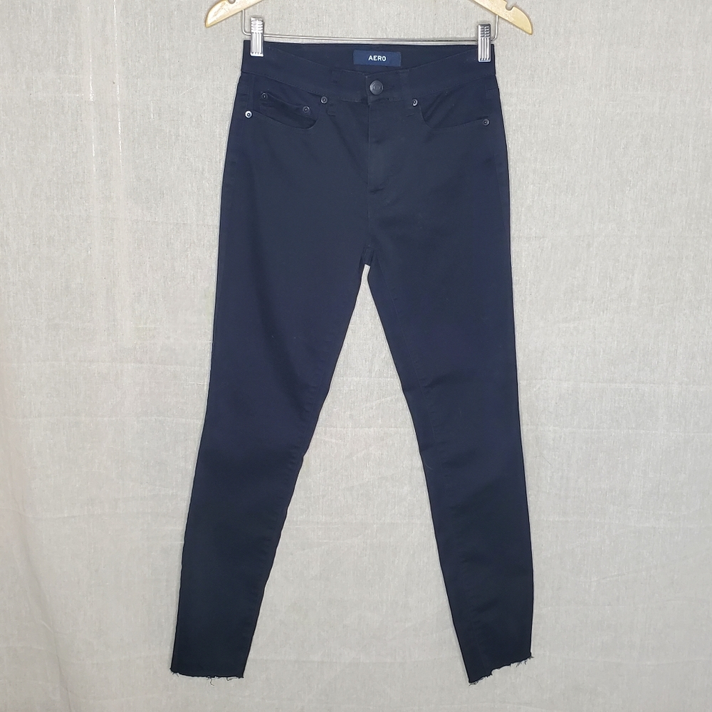 ♡ Aero Mid Rise Raw Hem Black Skinny Jeans Size 2